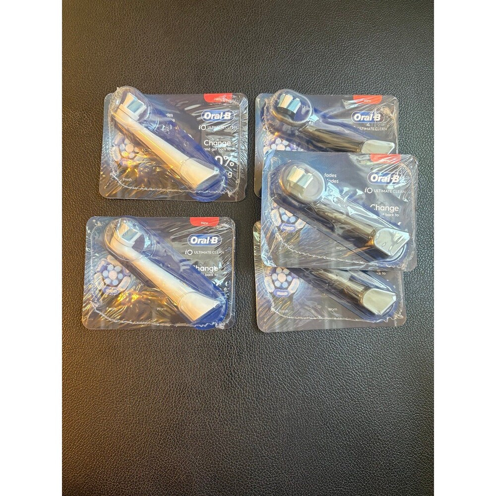 Oral-b iO Ultimate Clean black and white toothbrush head replacements Set of 5